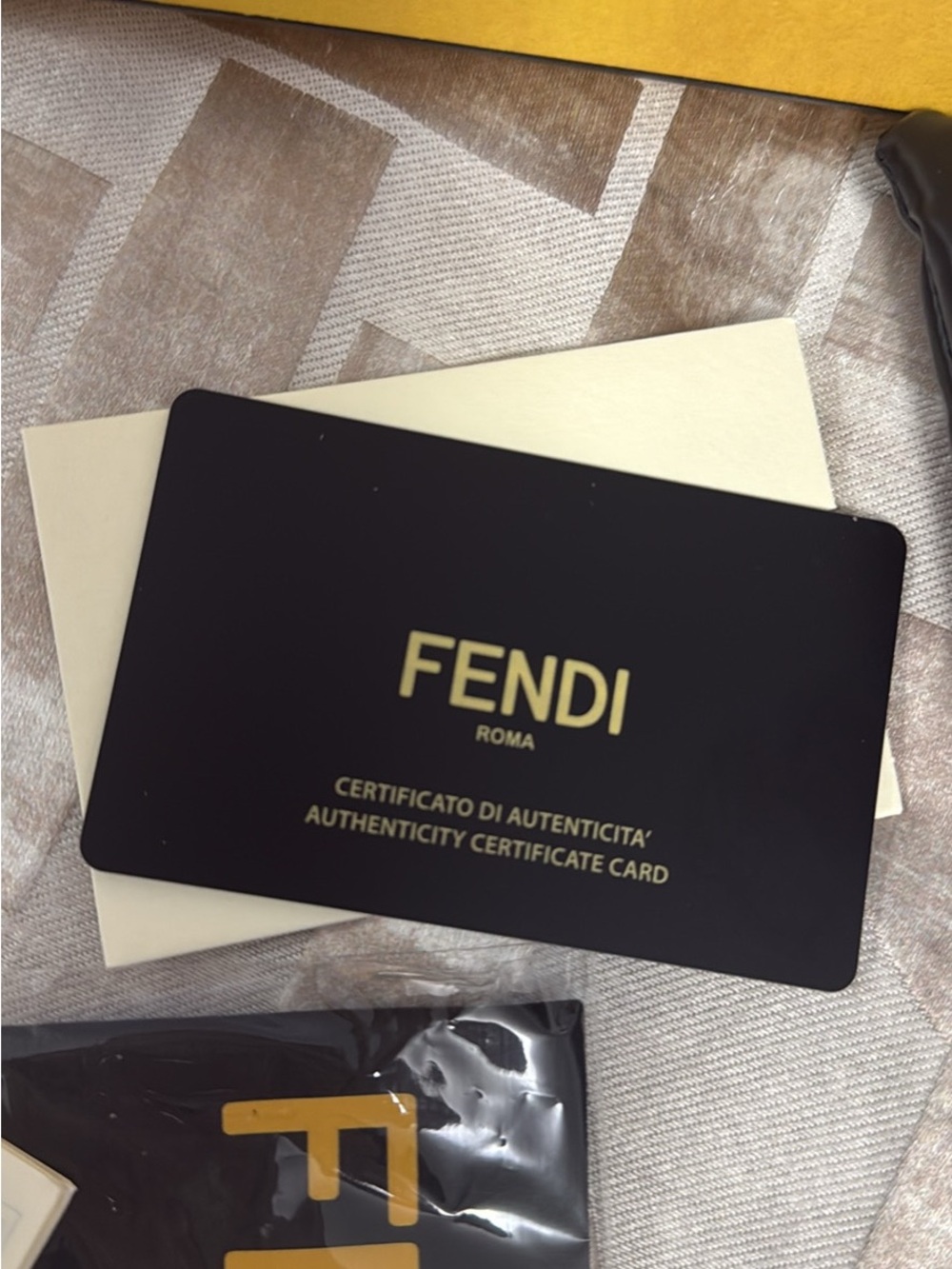 Fendi sunglasses - Picture 6 of 12